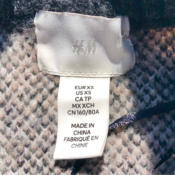 H&M Animal Print Sweatshirt/Sweater Lightweight Size XS (Extra Small) - Picture 4 of 13